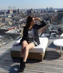 申世京街拍生活照,捕捉都市时尚瞬间